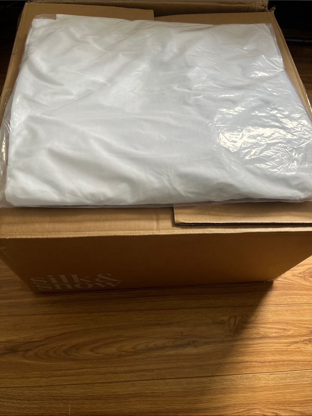 White Mattress Protector Cover - Breathable Waterproof